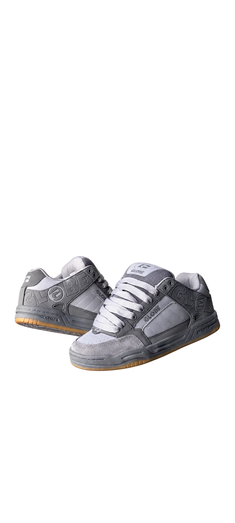 Dos zapatillas Globe grises flotando